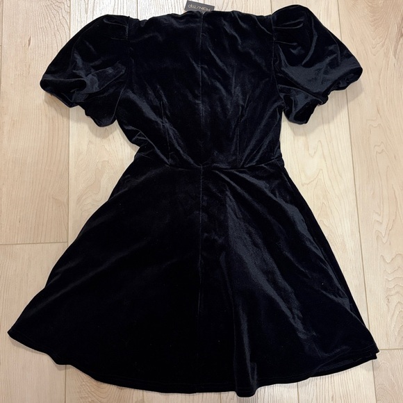 Mainstrip Bows and Velvet Minidress, Black, sz S (Junior’s) - Picture 4 of 14